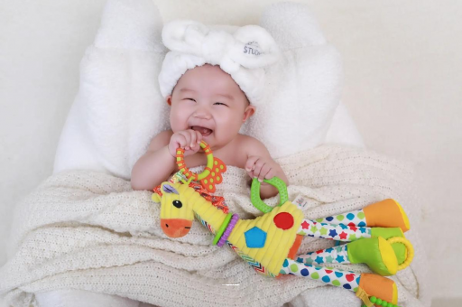 汕头怎么判断宝宝是否斜颈 汕头怎么判断宝宝是否斜颈